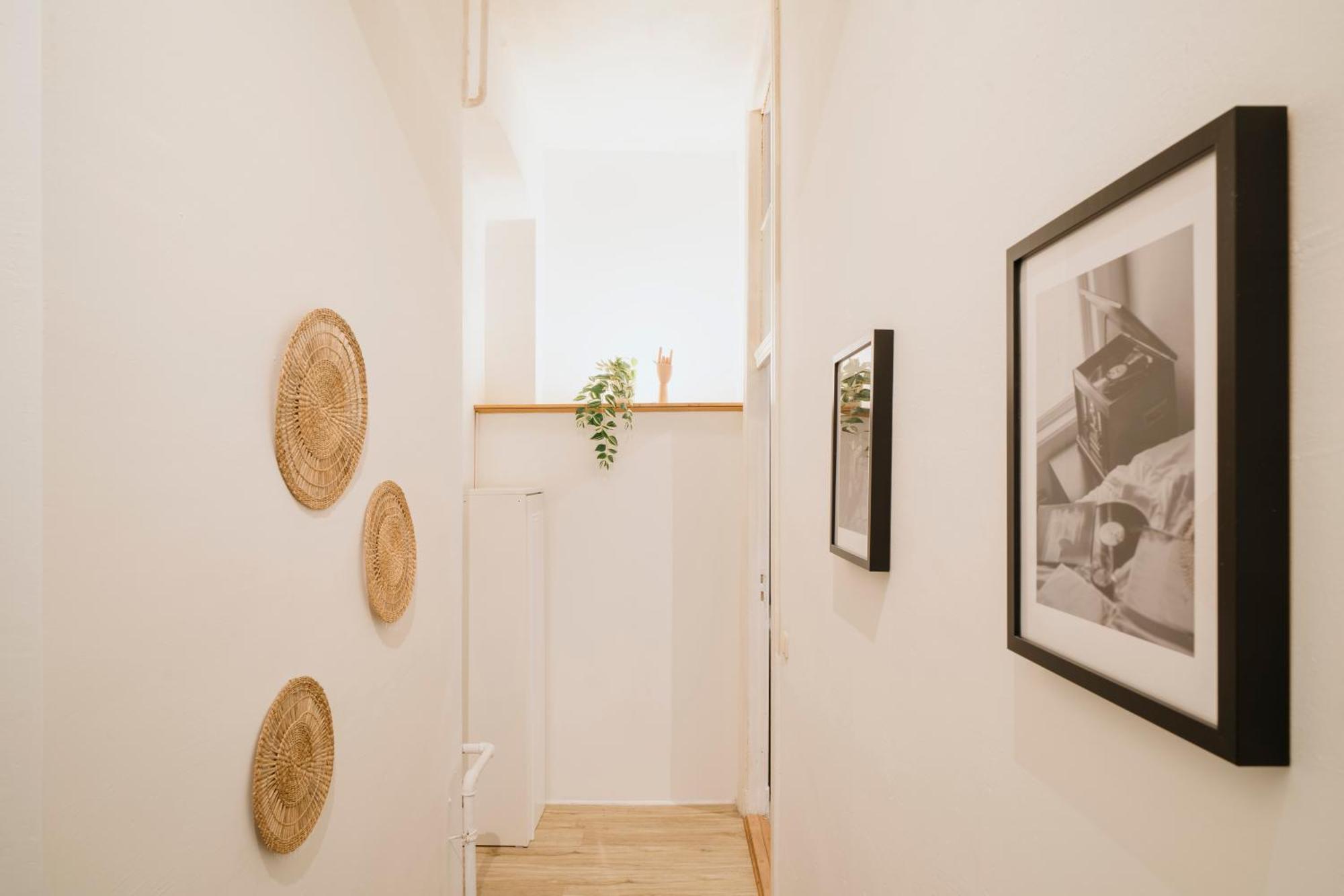 Homely - Luxurious, Spacious, Near Victory Column, River