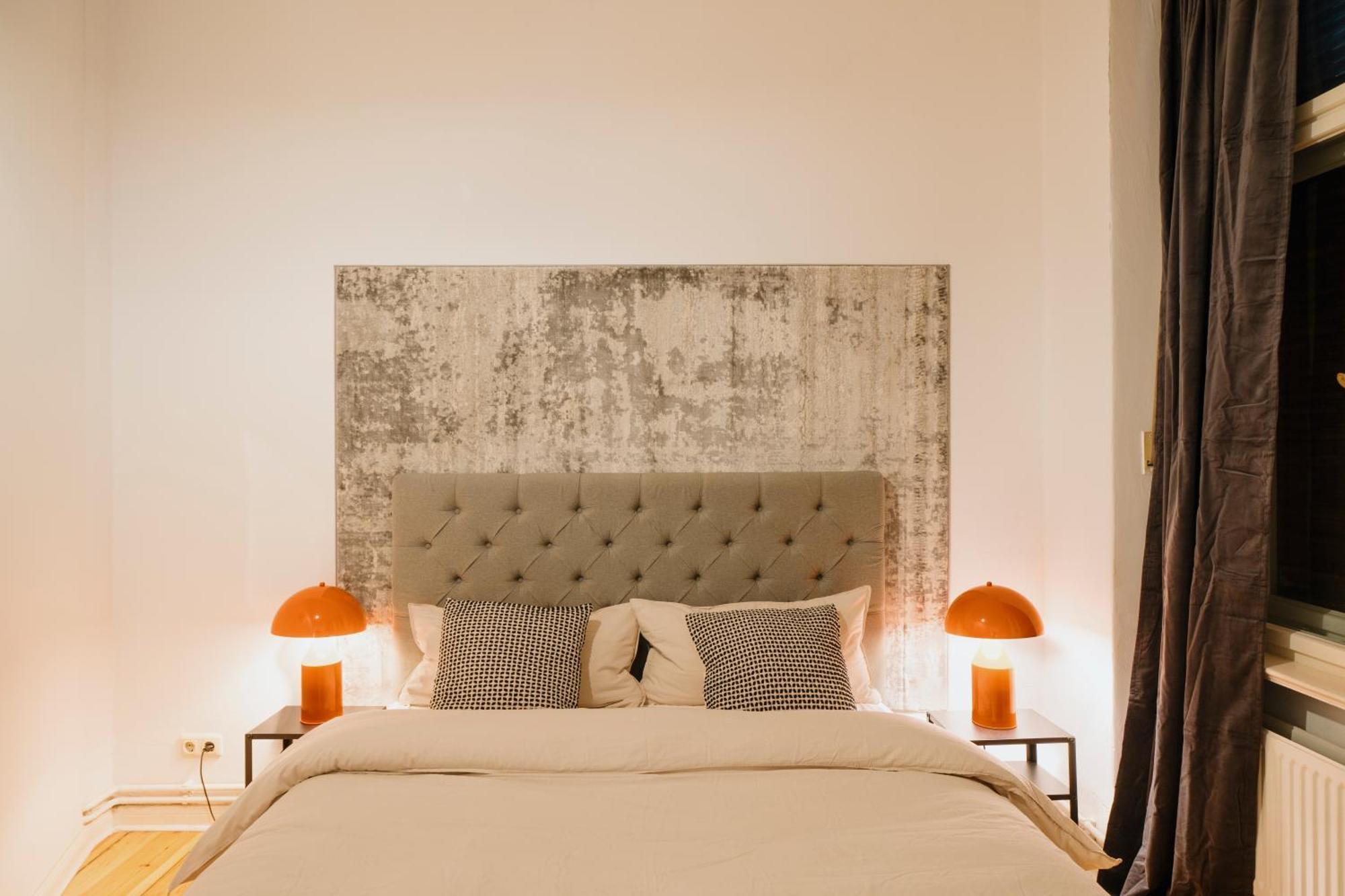Homely - Luxurious, Spacious, Near Victory Column, River Apartamento