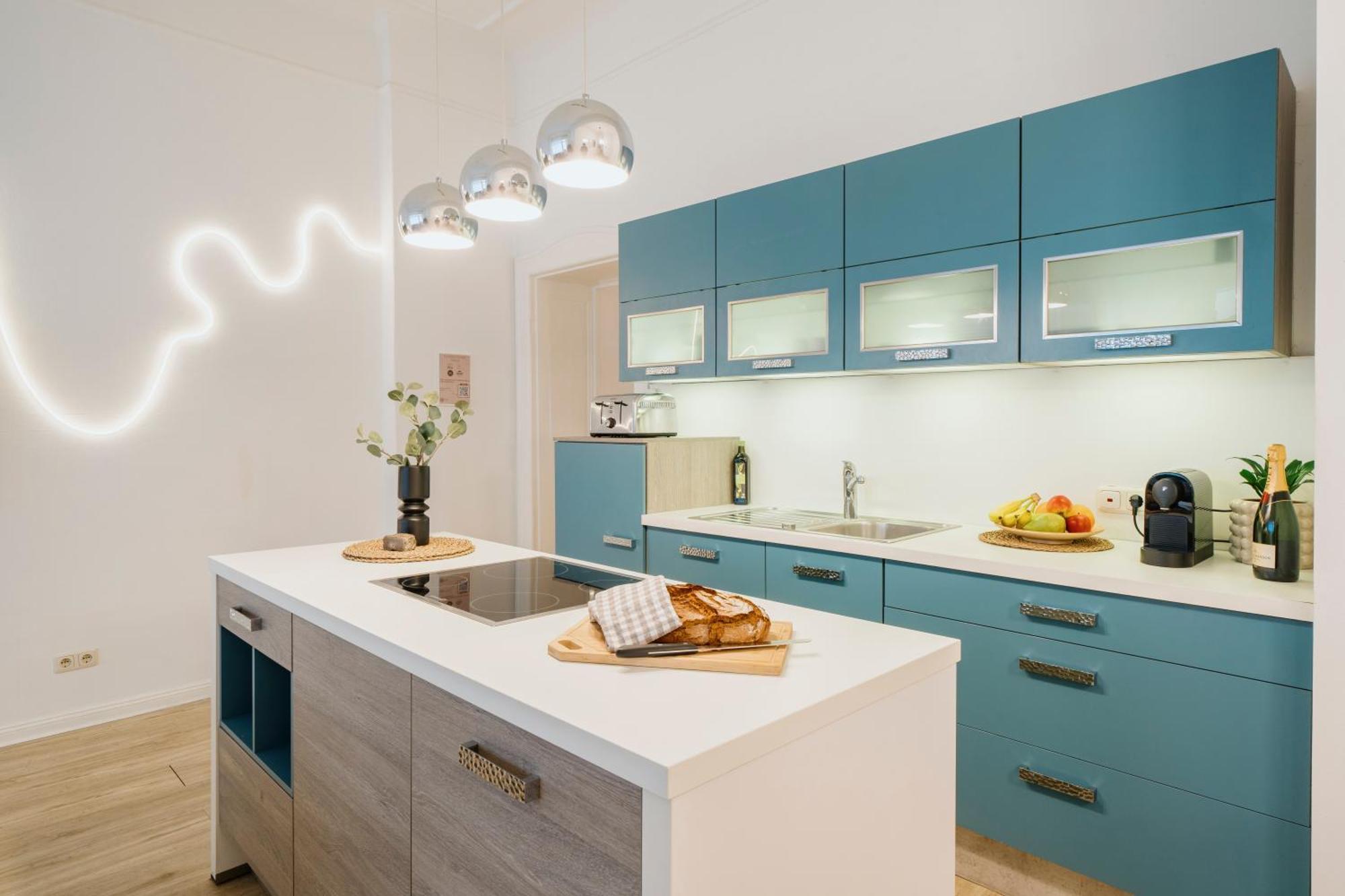 Homely - Luxurious, Spacious, Near Victory Column, River Appartement Berlijn